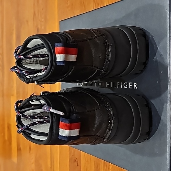Tommy Hilfiger duck boots - Picture 8 of 12